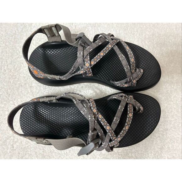 Chaco womens size 9 strappy Southwest Aztec sandals gray orange adjustable strap - Picture 2 of 6